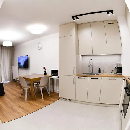 Elegant Two-Room Apartment, City Center, Balcony ,Sleeps 4 Krasków Eksteriør bilde