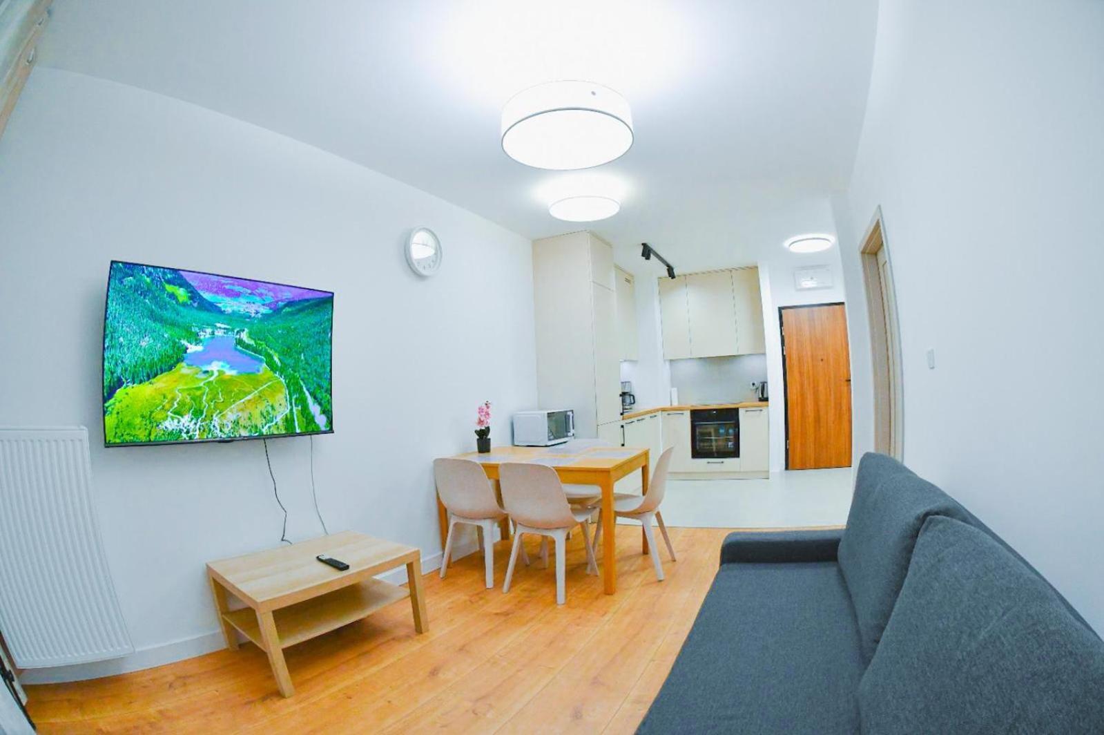 Апартаменти Elegant Two-room Apartment, Center, Balcony ,sleeps 4 *