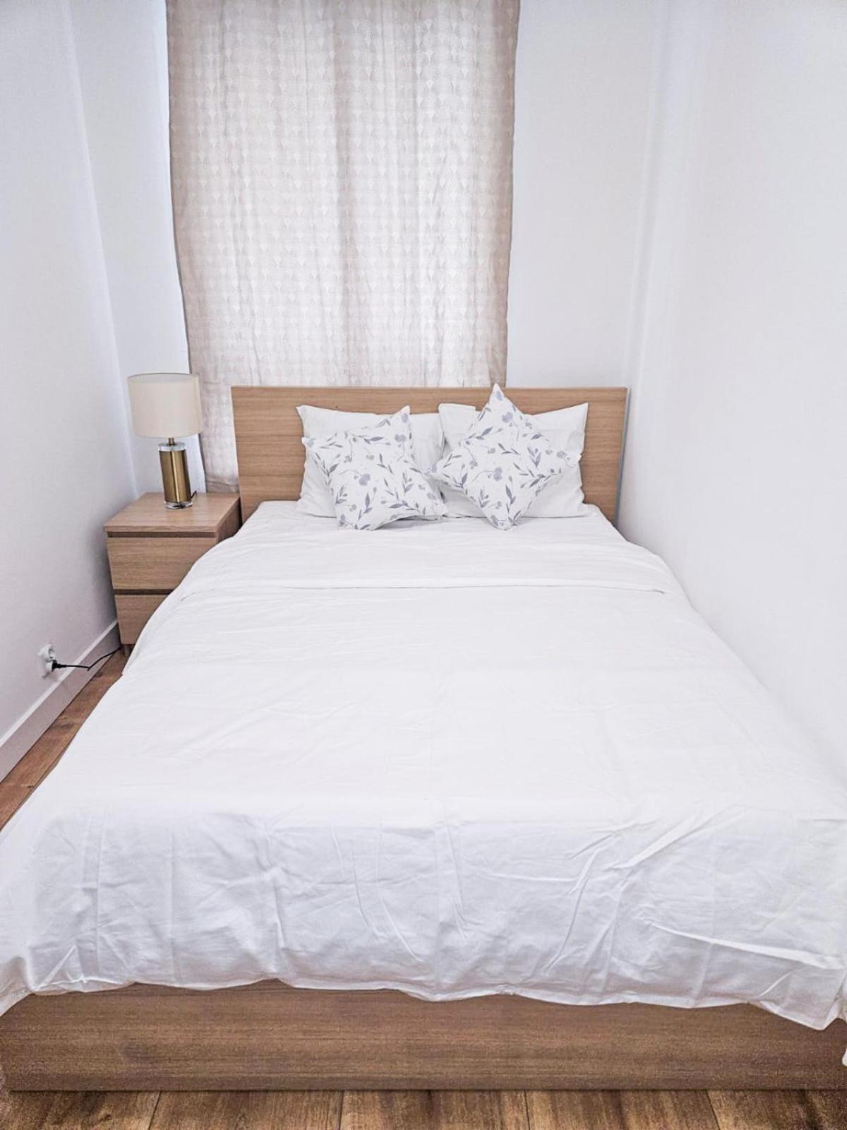Elegant Two-room Apartment, Center, Balcony ,sleeps 4 Апартаменти
