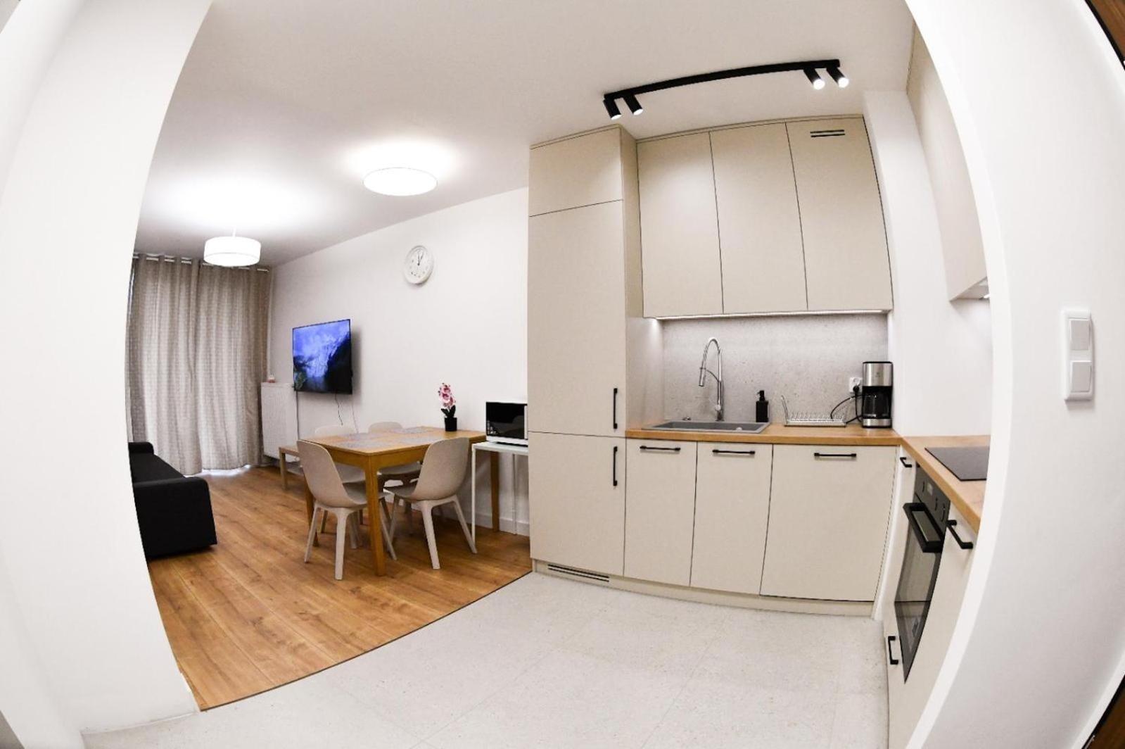Elegant Two-room Apartment, Center, Balcony ,sleeps 4 Krakow