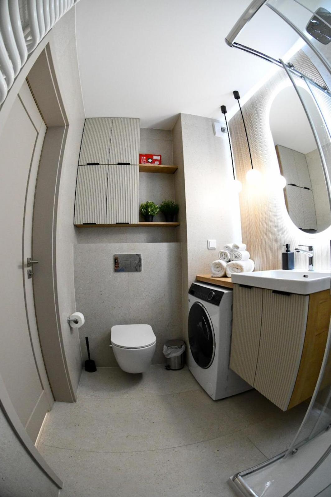Elegant Two-room Apartment, Center, Balcony ,sleeps 4 Краків
